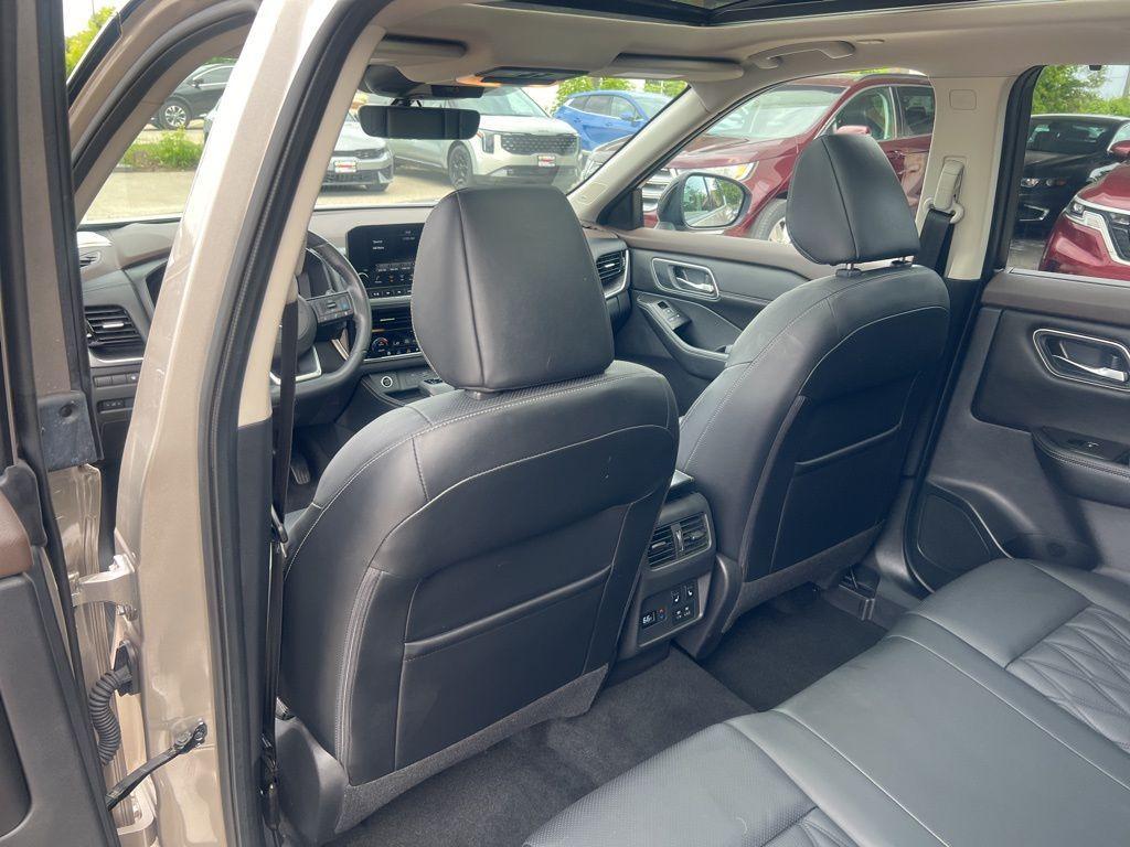 used 2022 Nissan Rogue car, priced at $32,092