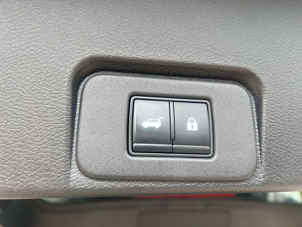 used 2022 Nissan Rogue car, priced at $32,092