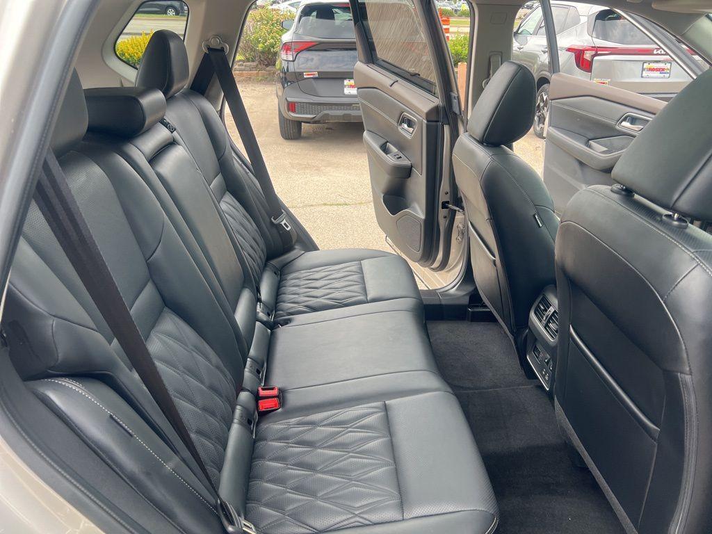 used 2022 Nissan Rogue car, priced at $32,092
