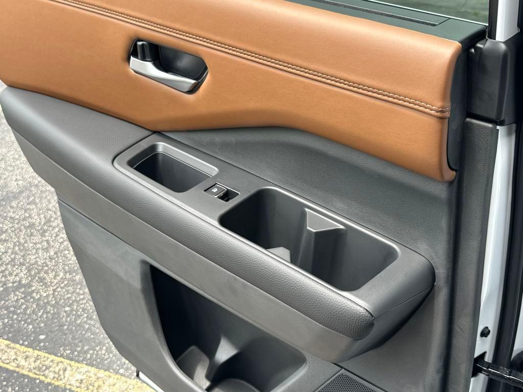new 2025 Nissan Pathfinder car, priced at $50,285