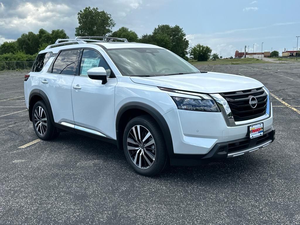 new 2025 Nissan Pathfinder car, priced at $50,285