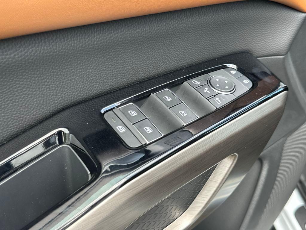 new 2025 Nissan Pathfinder car, priced at $50,285
