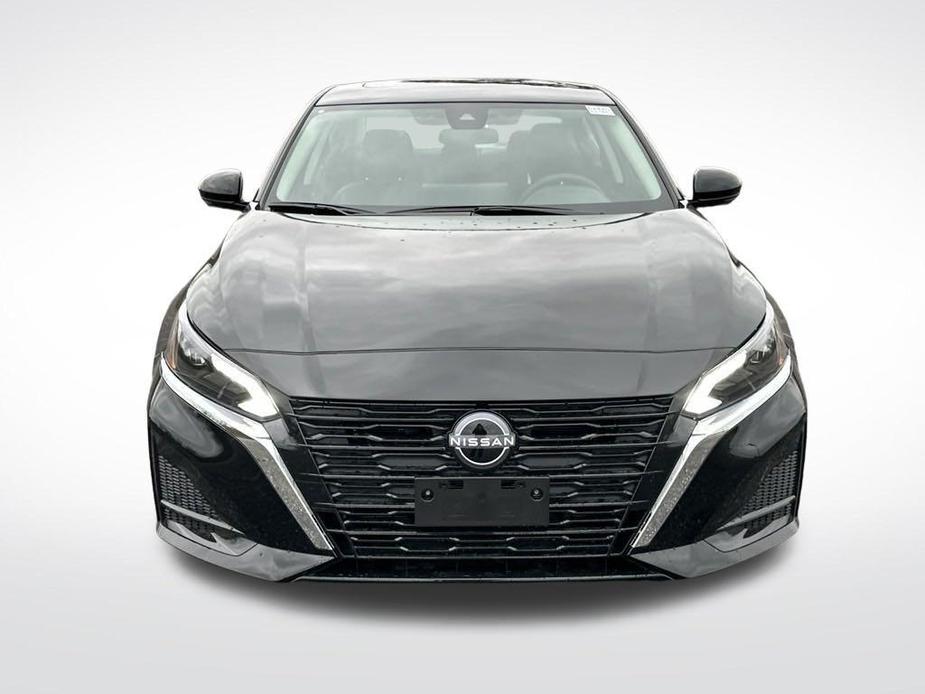 new 2025 Nissan Altima car, priced at $33,011