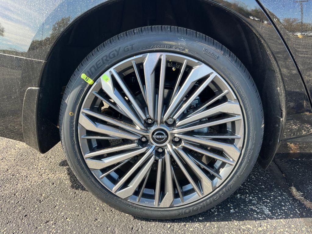 new 2025 Nissan Altima car, priced at $33,824