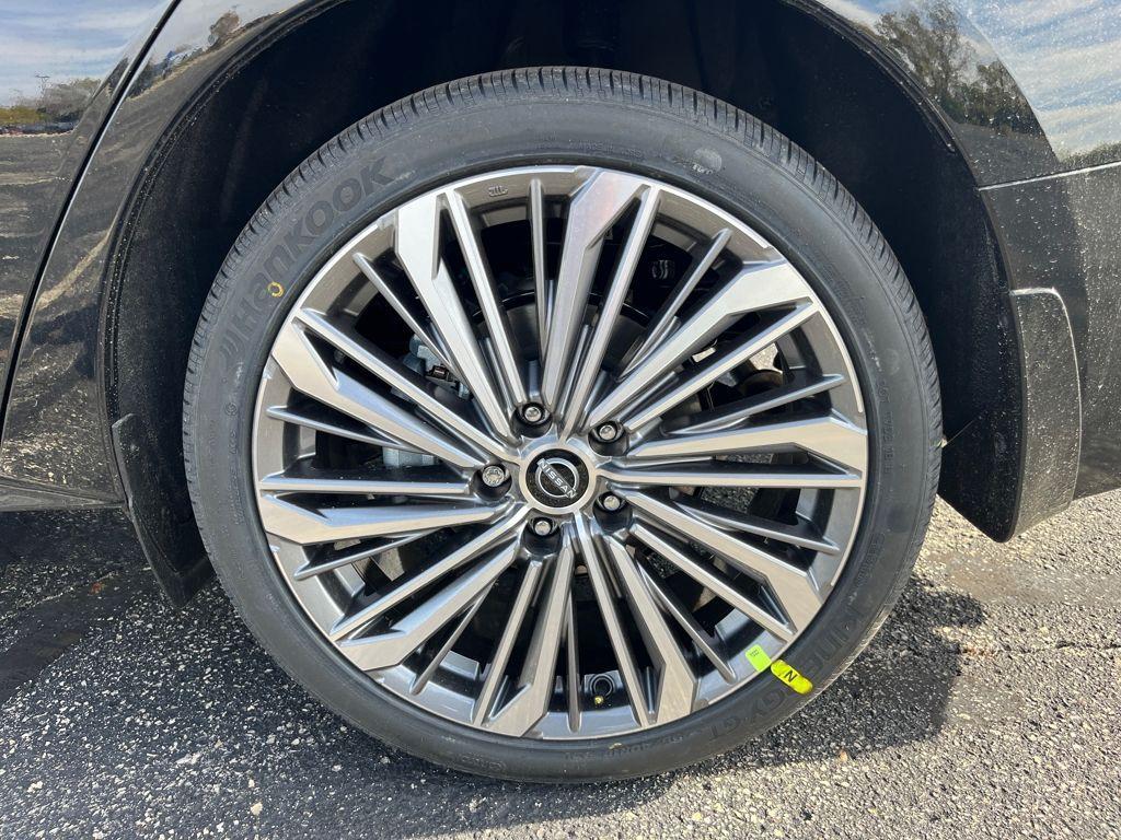 new 2025 Nissan Altima car, priced at $33,824
