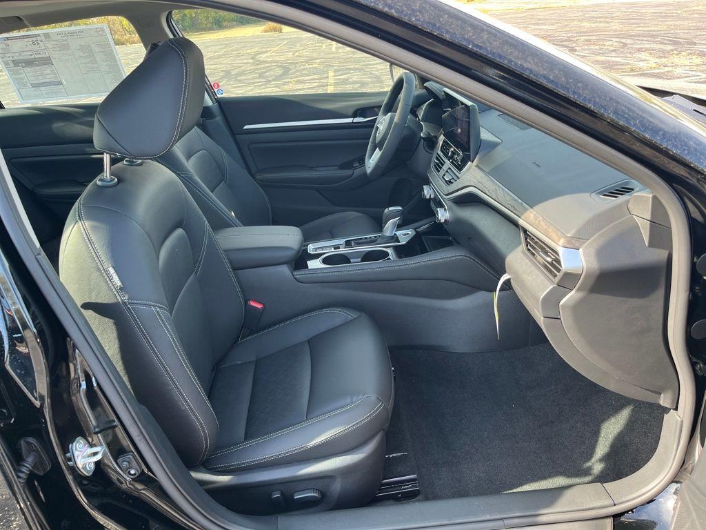 new 2025 Nissan Altima car, priced at $33,824