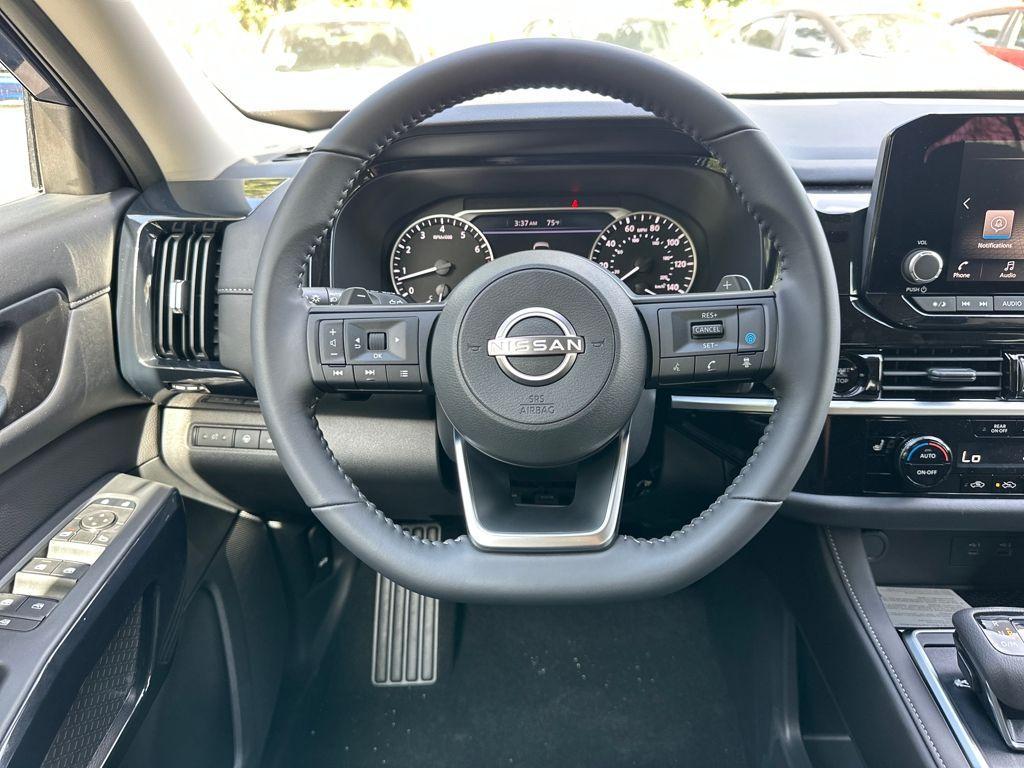 new 2025 Nissan Pathfinder car, priced at $40,083