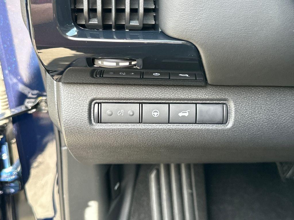 new 2025 Nissan Pathfinder car, priced at $40,083