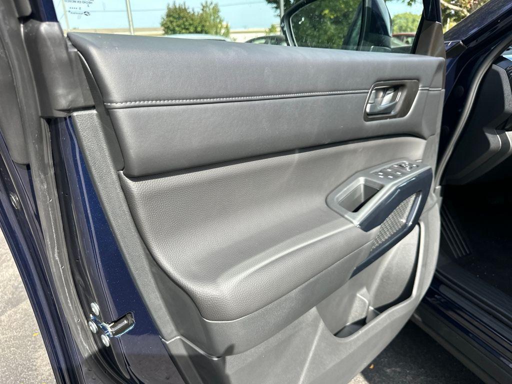 new 2025 Nissan Pathfinder car, priced at $40,083
