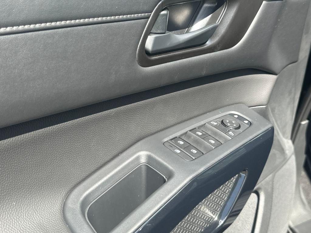 new 2025 Nissan Pathfinder car, priced at $40,580
