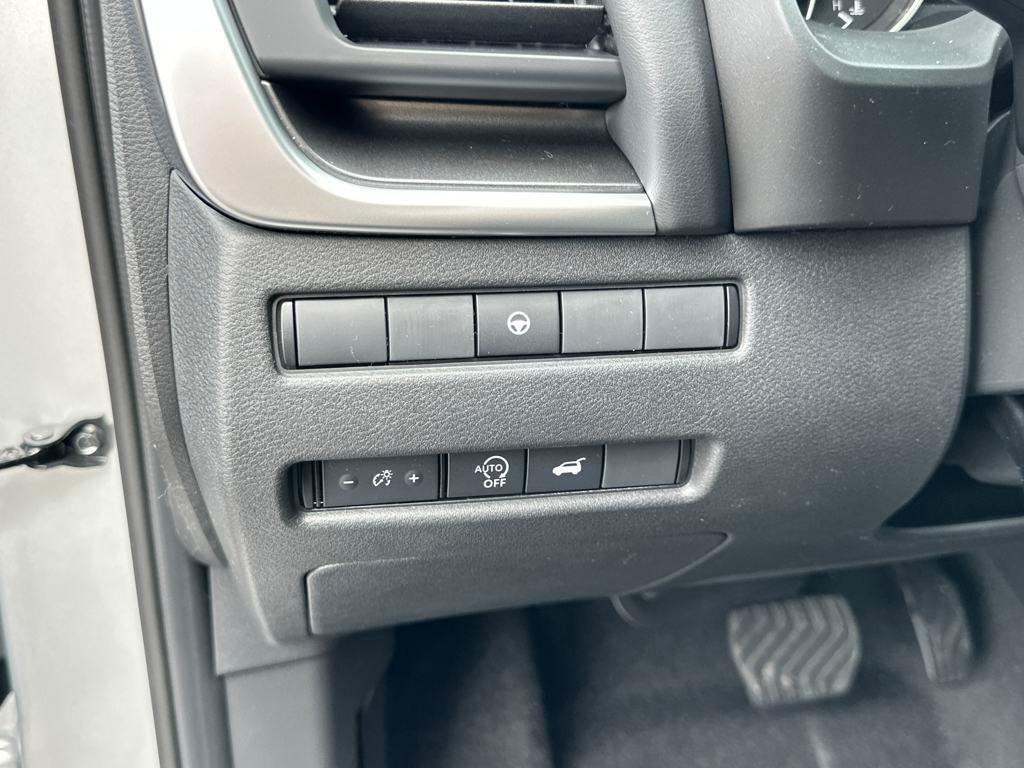 new 2025 Nissan Rogue car, priced at $31,328