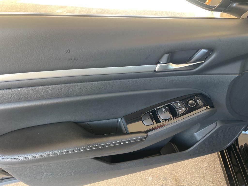 used 2023 Nissan Altima car, priced at $21,876