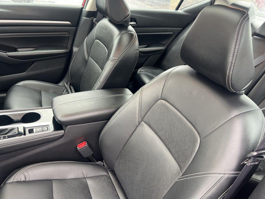 used 2023 Nissan Altima car, priced at $25,999