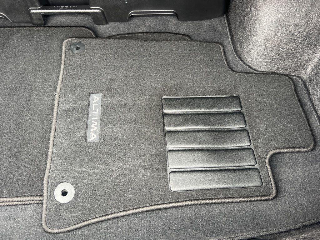 used 2023 Nissan Altima car, priced at $25,999