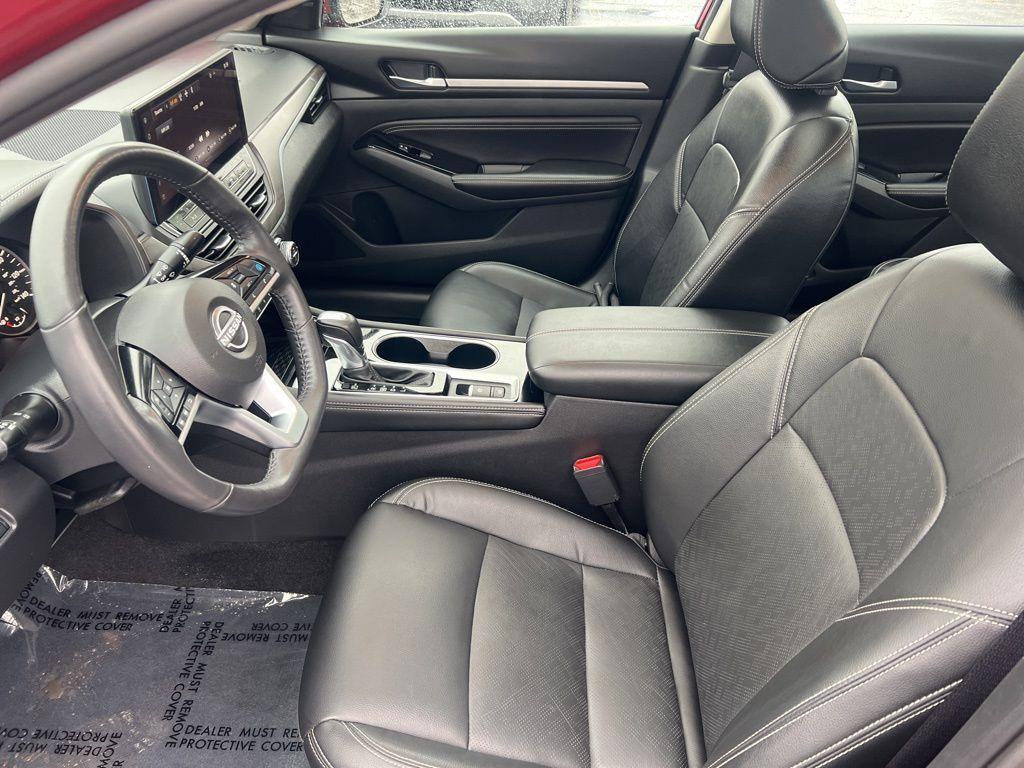 used 2023 Nissan Altima car, priced at $25,999