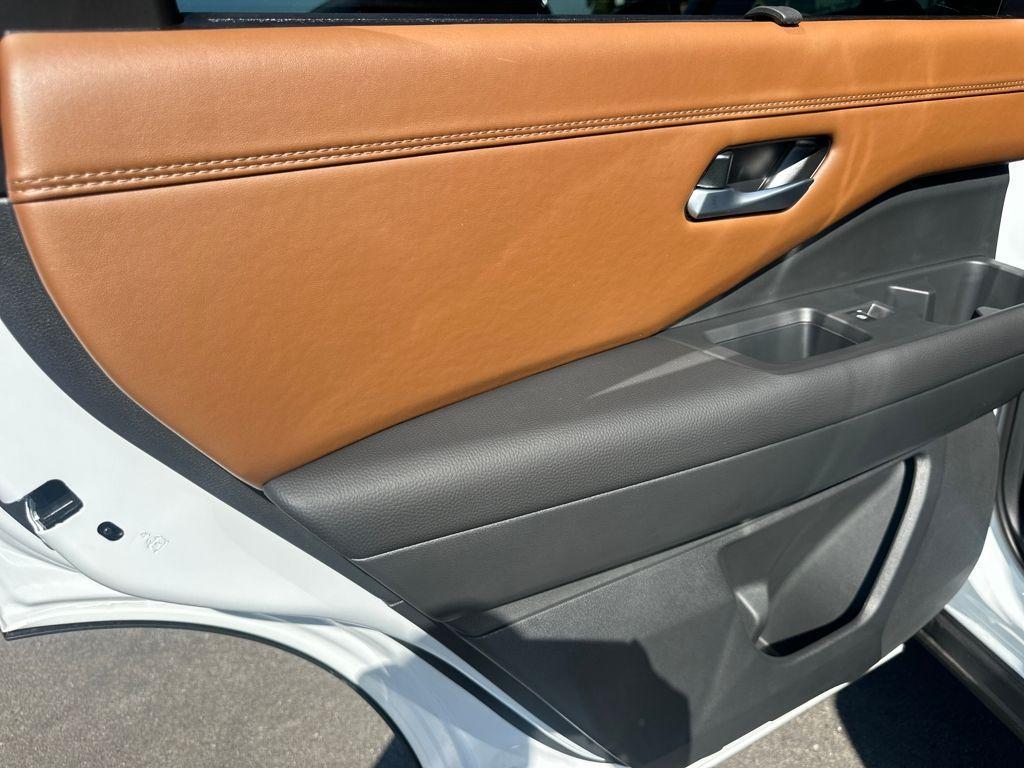 new 2025 Nissan Pathfinder car, priced at $49,451