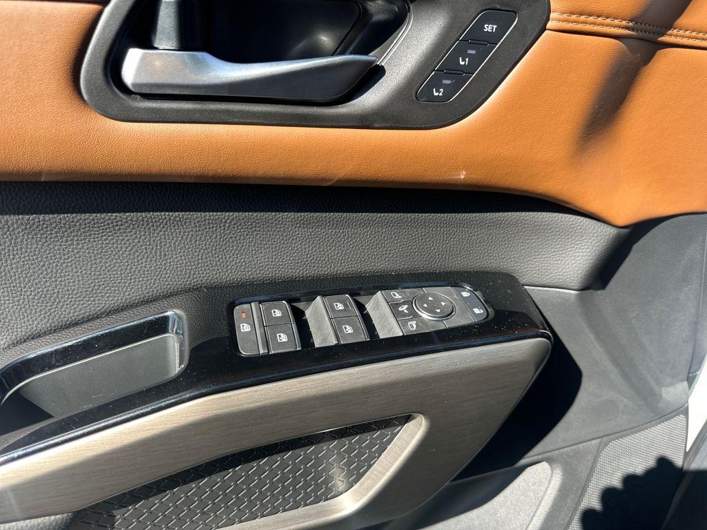 new 2025 Nissan Pathfinder car, priced at $49,451