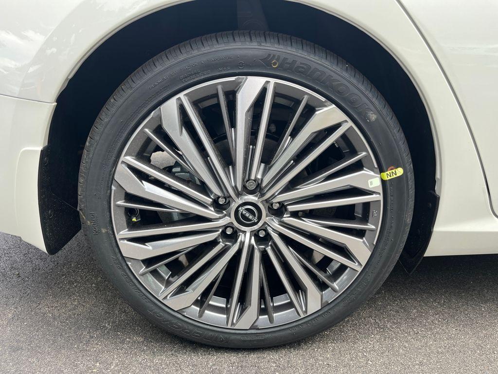 new 2025 Nissan Altima car, priced at $33,213