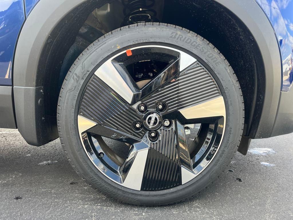 new 2025 Nissan Kicks car, priced at $28,264