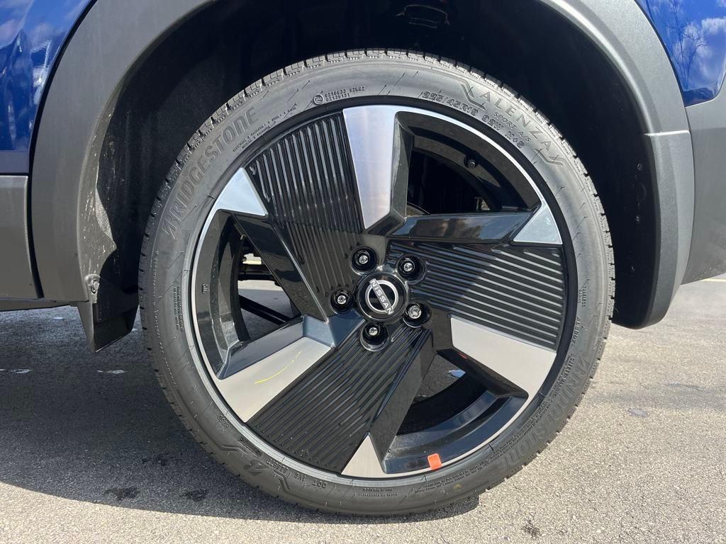 new 2025 Nissan Kicks car, priced at $28,264
