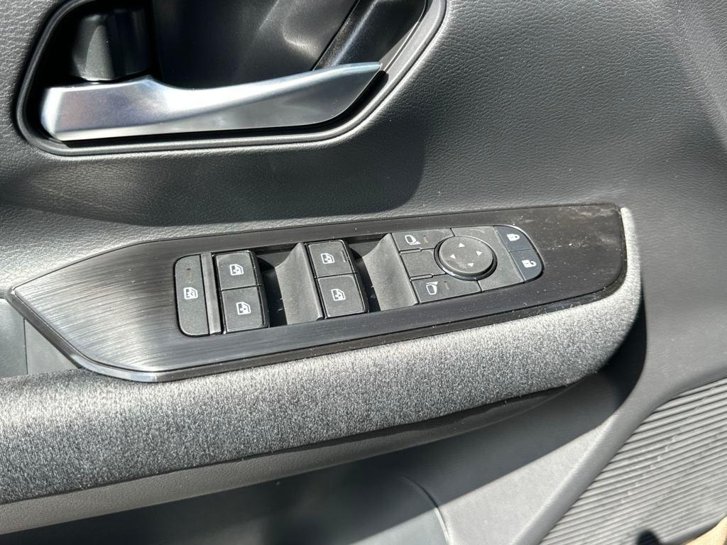new 2025 Nissan Kicks car, priced at $26,870