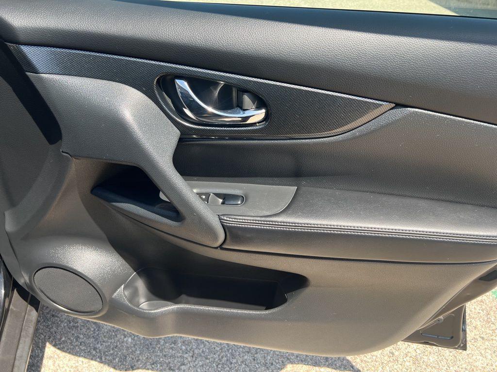 used 2016 Nissan Rogue car, priced at $15,999