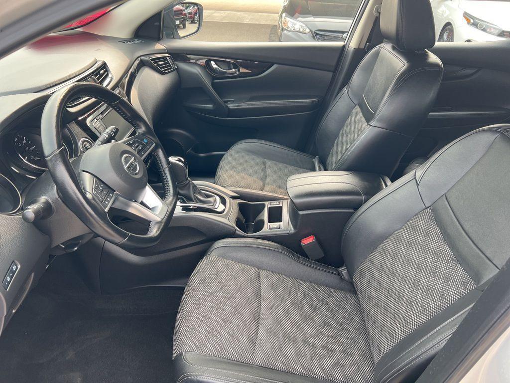used 2022 Nissan Rogue Sport car, priced at $23,867