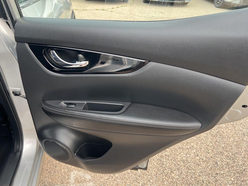 used 2022 Nissan Rogue Sport car, priced at $23,867