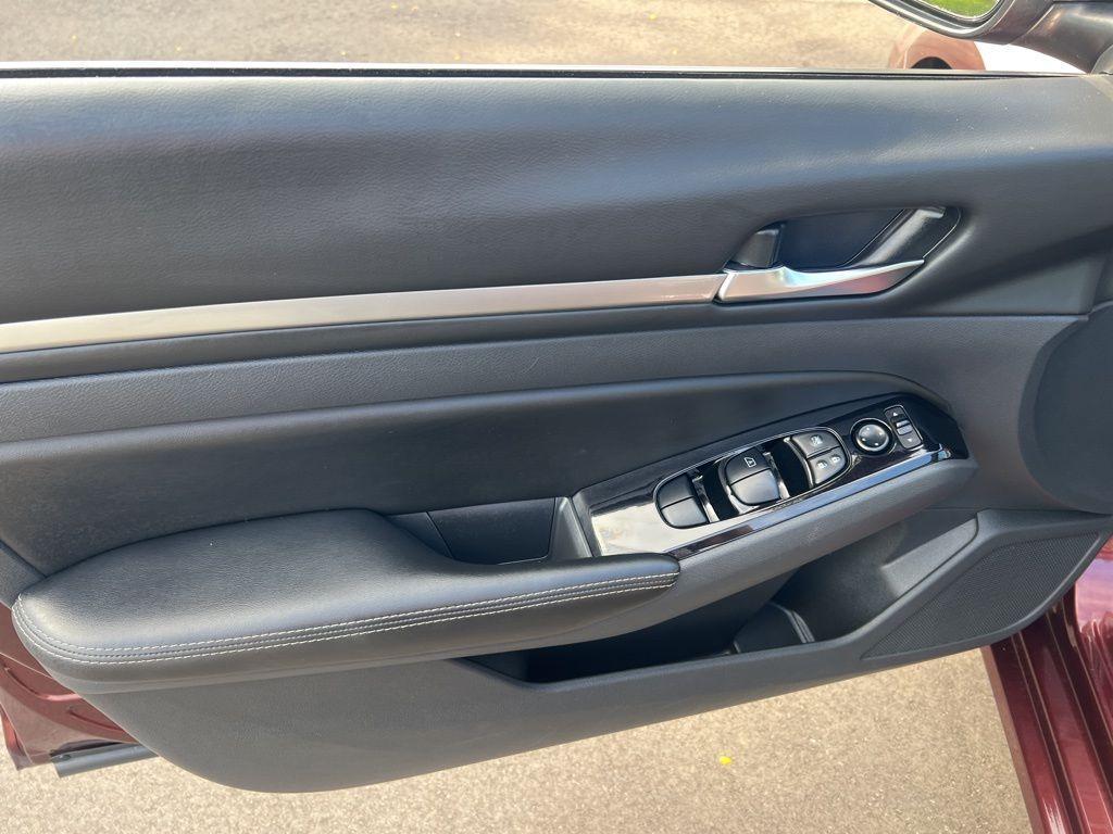 used 2023 Nissan Altima car, priced at $21,137