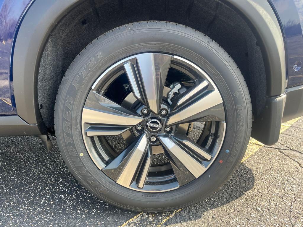 new 2025 Nissan Rogue car, priced at $40,254