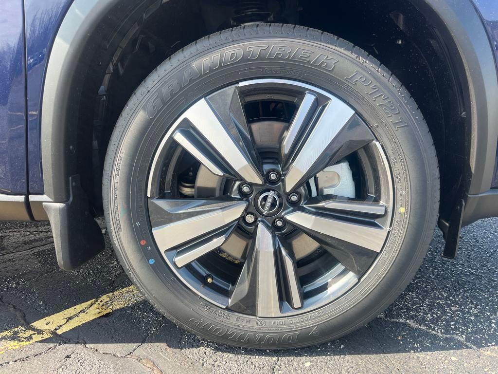 new 2025 Nissan Rogue car, priced at $40,254