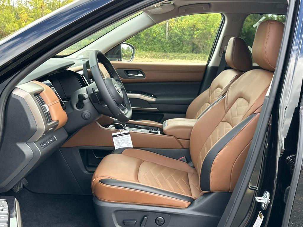new 2025 Nissan Pathfinder car, priced at $49,422
