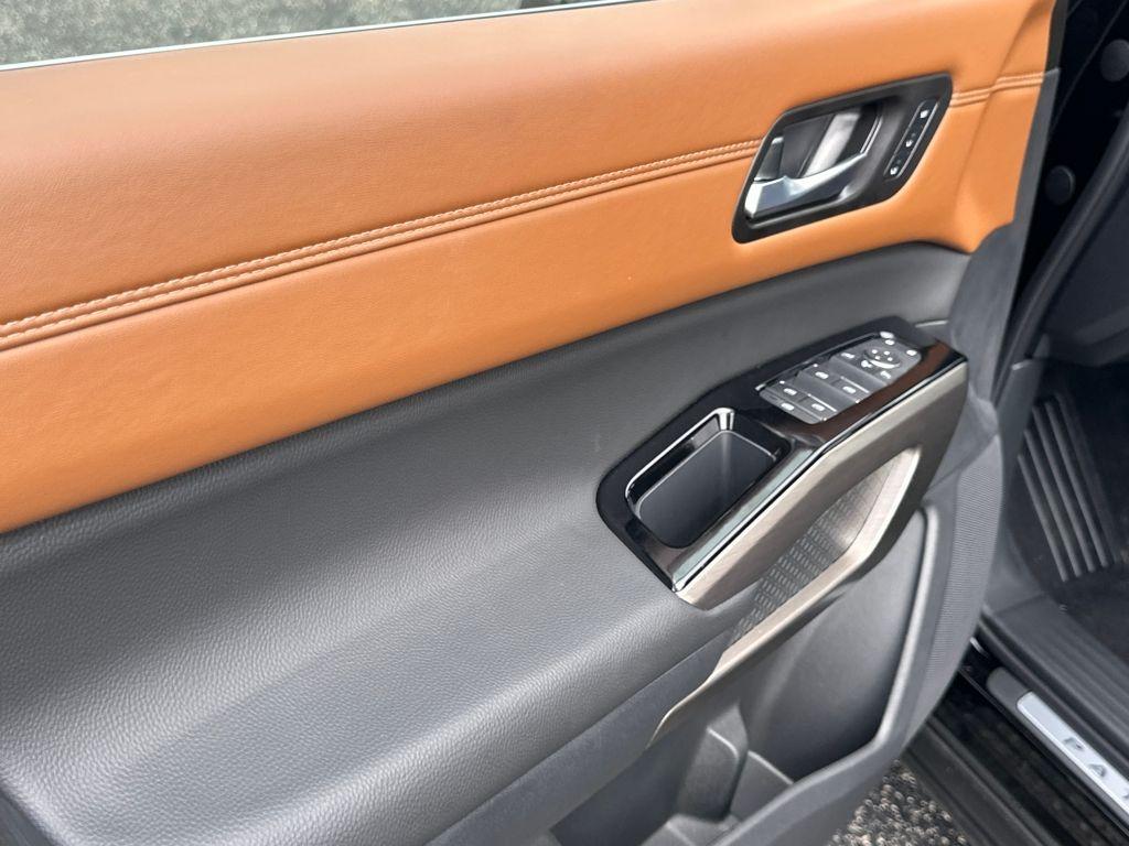new 2025 Nissan Pathfinder car, priced at $49,422