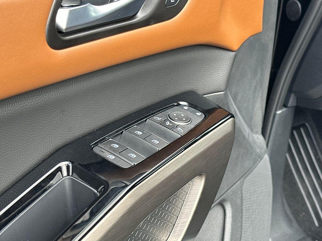 new 2025 Nissan Pathfinder car, priced at $49,422