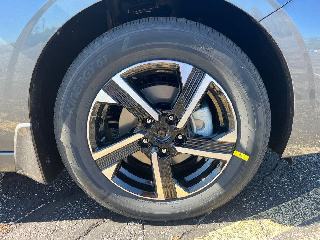 new 2025 Nissan Sentra car, priced at $21,717