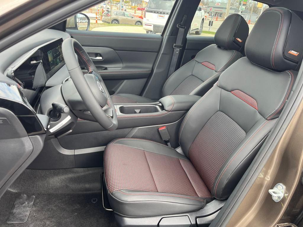 new 2025 Nissan Kicks car, priced at $31,209