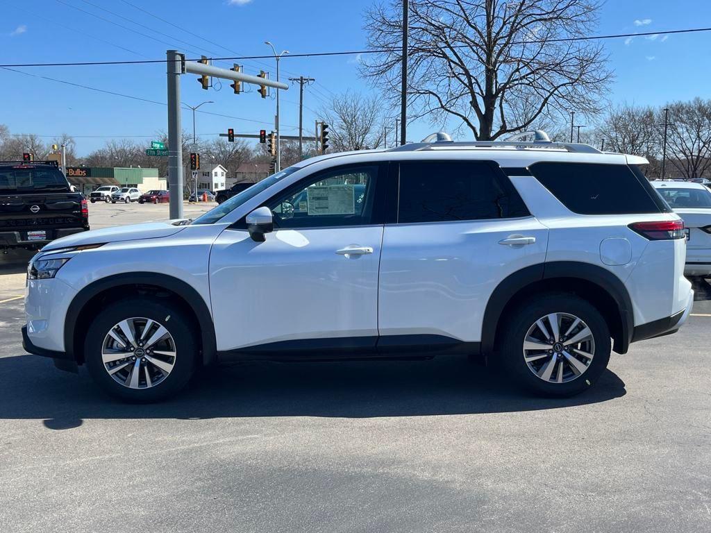 new 2025 Nissan Pathfinder car, priced at $42,921