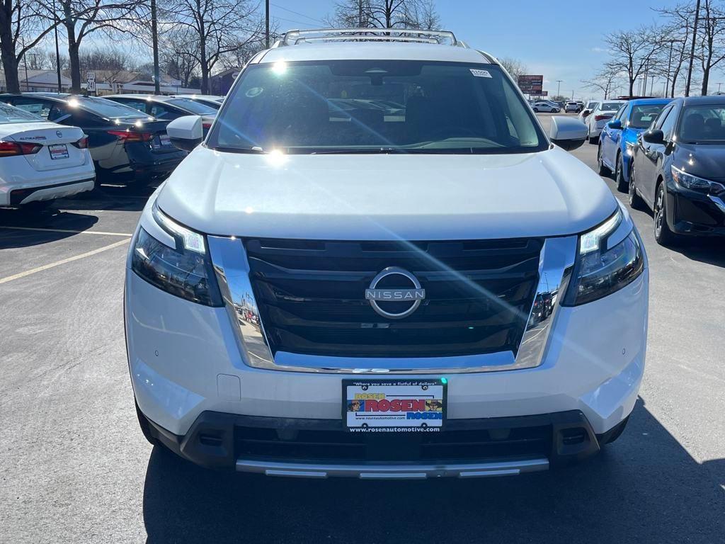 new 2025 Nissan Pathfinder car, priced at $42,921