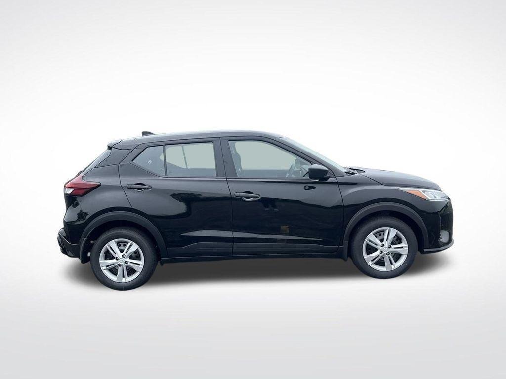 new 2025 Nissan Kicks Play car, priced at $22,057
