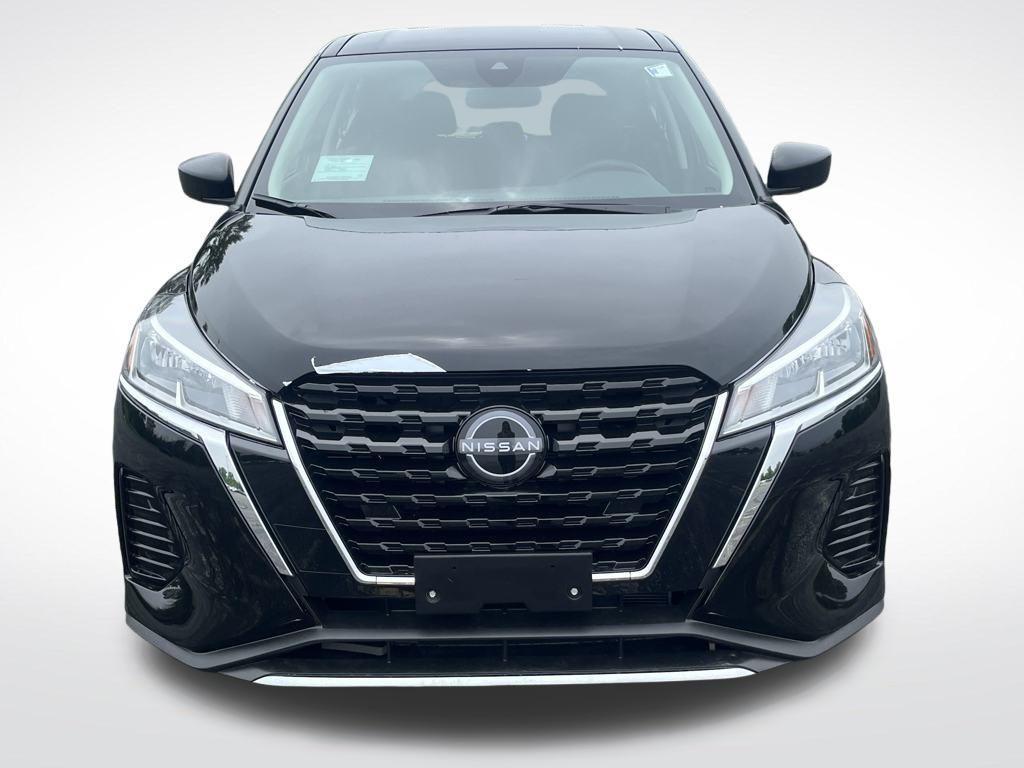 new 2025 Nissan Kicks Play car, priced at $22,057