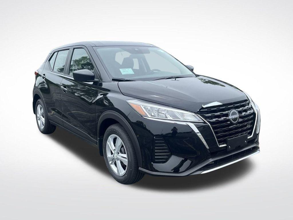 new 2025 Nissan Kicks Play car, priced at $22,057