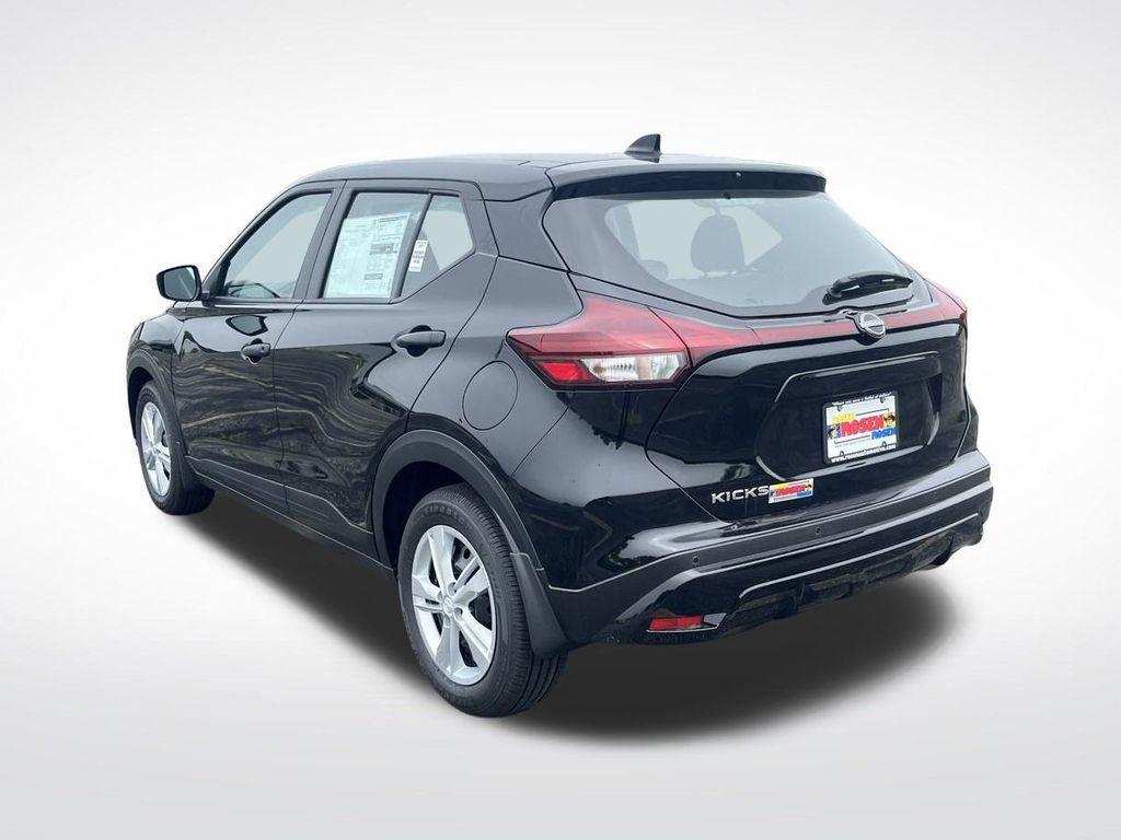 new 2025 Nissan Kicks Play car, priced at $22,057