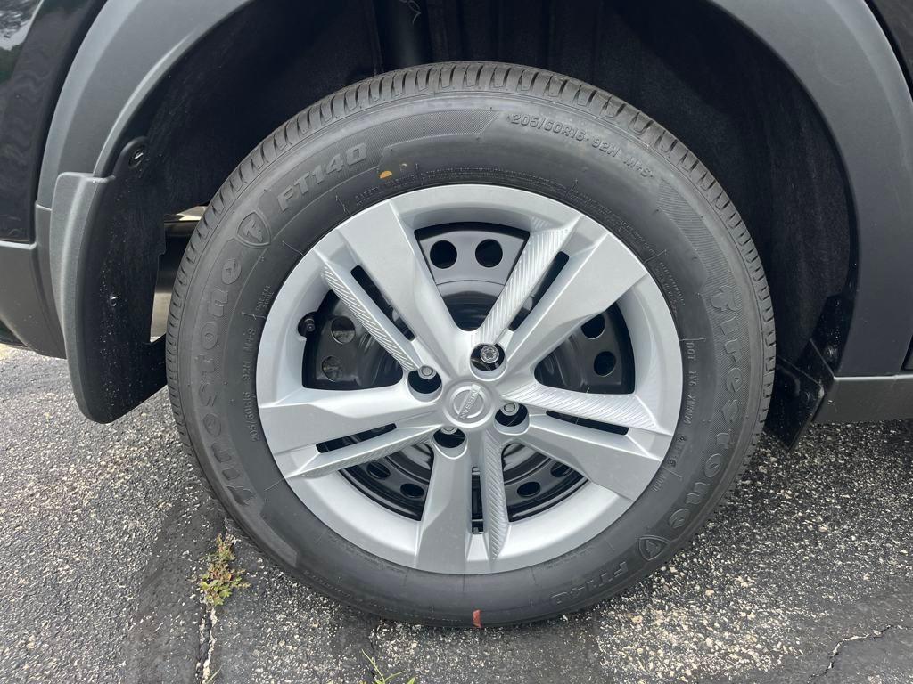 new 2025 Nissan Kicks Play car, priced at $22,057