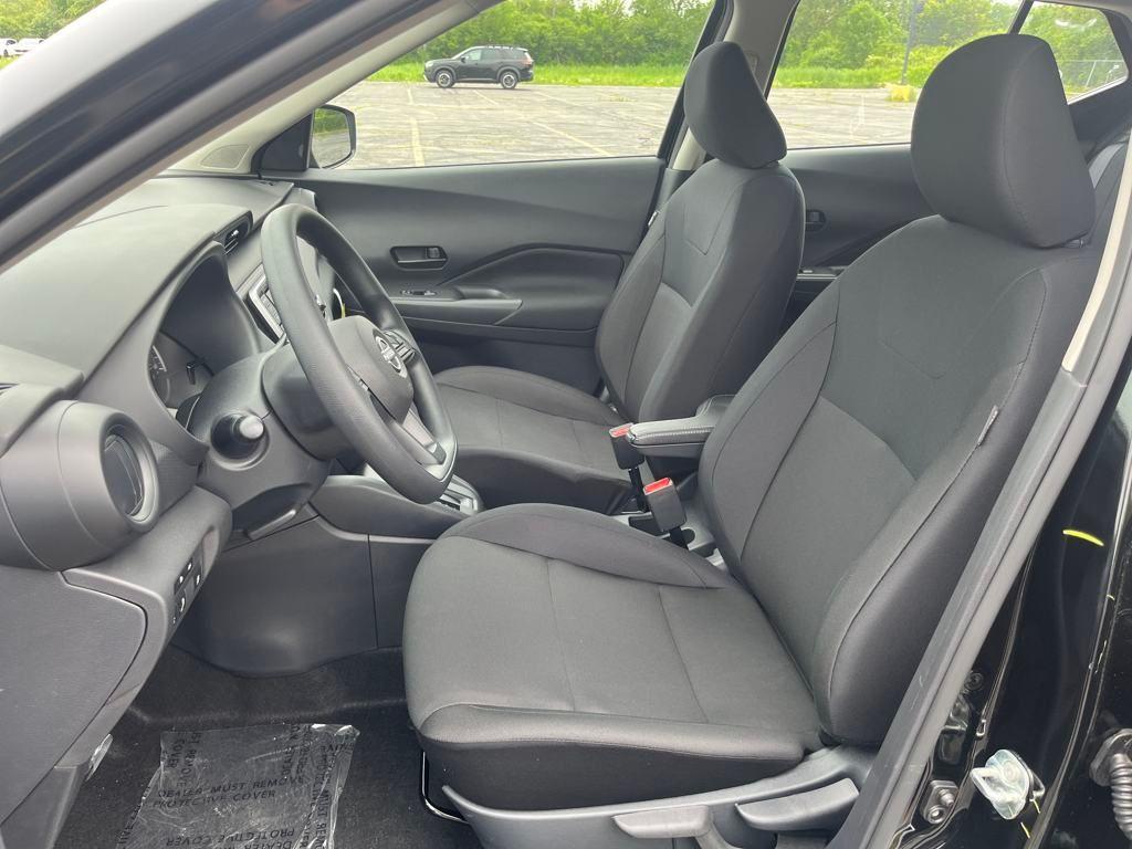 new 2025 Nissan Kicks Play car, priced at $22,057