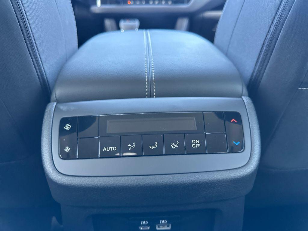 new 2025 Nissan Pathfinder car, priced at $40,405
