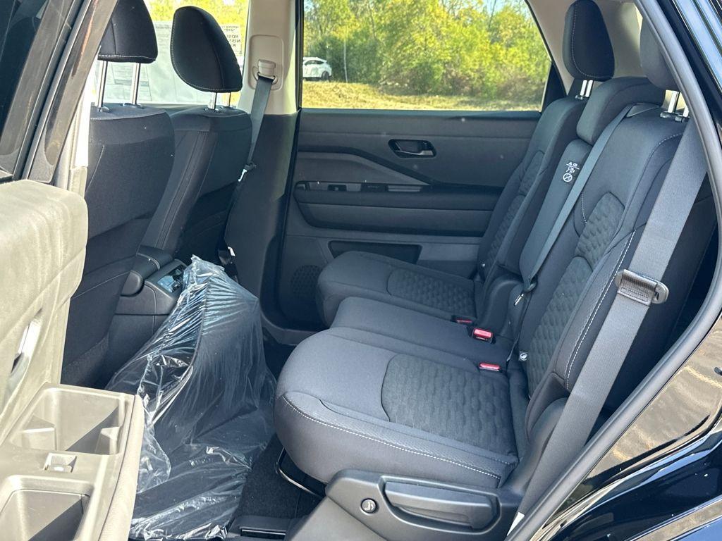 new 2025 Nissan Pathfinder car, priced at $40,405