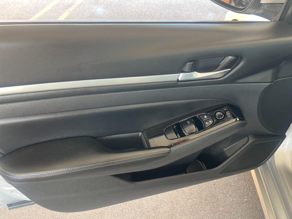 used 2023 Nissan Altima car, priced at $19,999