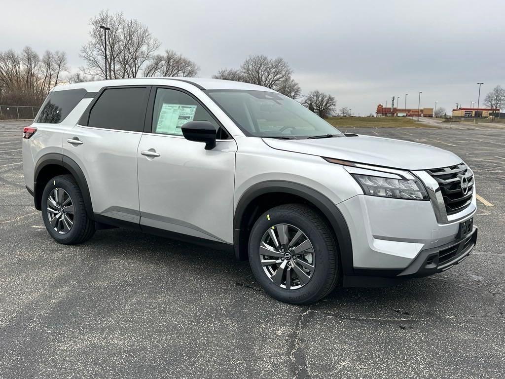 new 2025 Nissan Pathfinder car, priced at $36,773