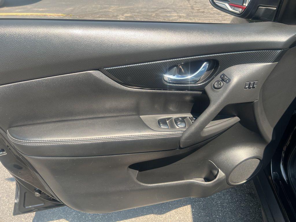 used 2018 Nissan Rogue car, priced at $15,239