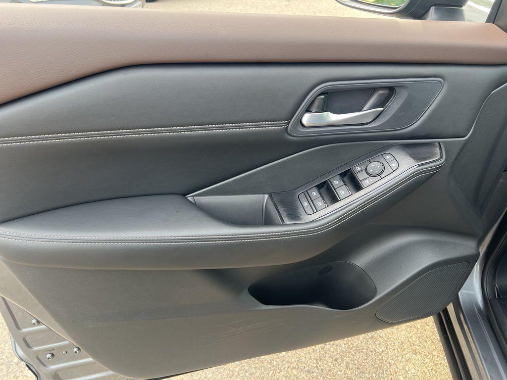 used 2023 Nissan Rogue car, priced at $27,999